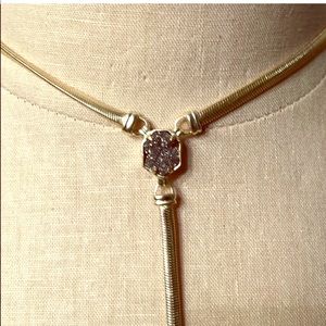 Kendra Scott necklace